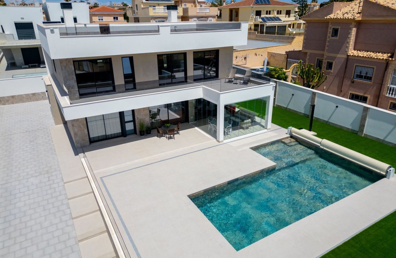 Resale - Villa - Torrevieja - Aguas Nuevas