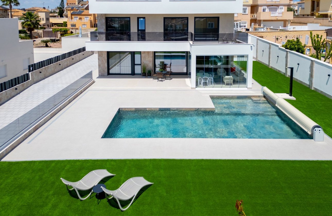 Resale - Villa - Torrevieja - Aguas Nuevas