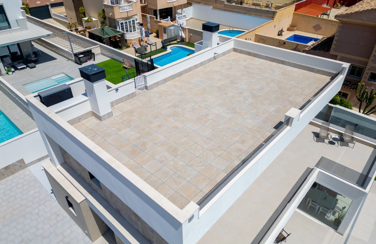 Resale - Villa - Torrevieja - Aguas Nuevas