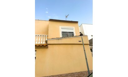 Resale - Bungalow - Torrevieja - Urb. Rosaleda