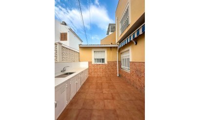 Resale - Bungalow - Torrevieja - Urb. Rosaleda