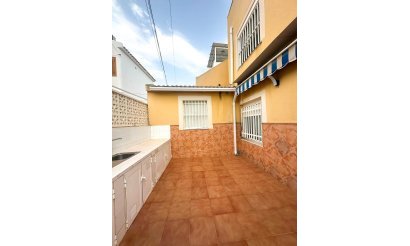 Resale - Bungalow - Torrevieja - Urb. Rosaleda
