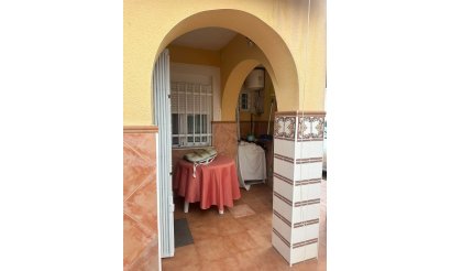 Resale - Bungalow - Torrevieja - Urb. Rosaleda