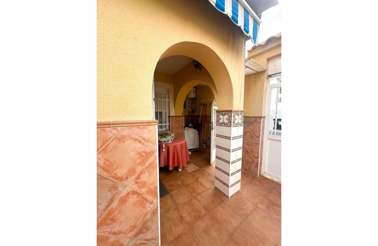 Resale - Bungalow - Torrevieja - Urb. Rosaleda