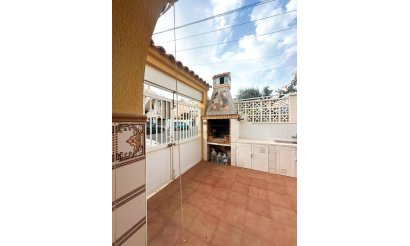 Resale - Bungalow - Torrevieja - Urb. Rosaleda