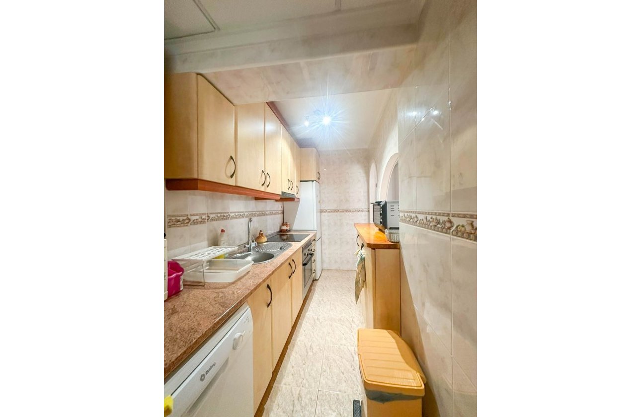 Resale - Bungalow - Torrevieja - Urb. Rosaleda