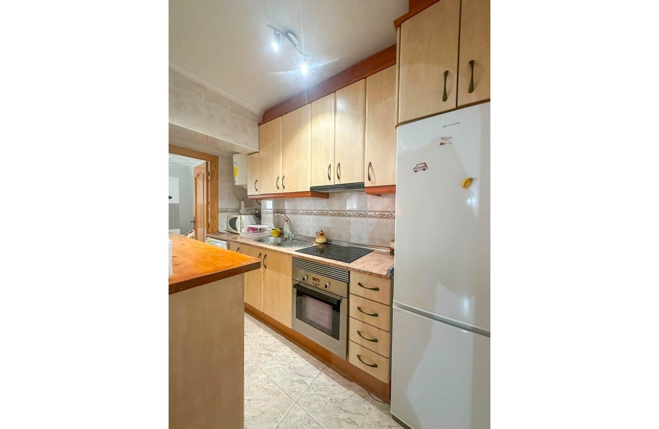 Resale - Bungalow - Torrevieja - Urb. Rosaleda