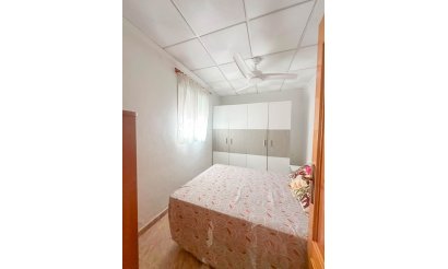 Resale - Bungalow - Torrevieja - Urb. Rosaleda