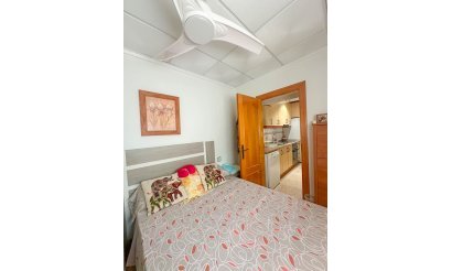 Resale - Bungalow - Torrevieja - Urb. Rosaleda
