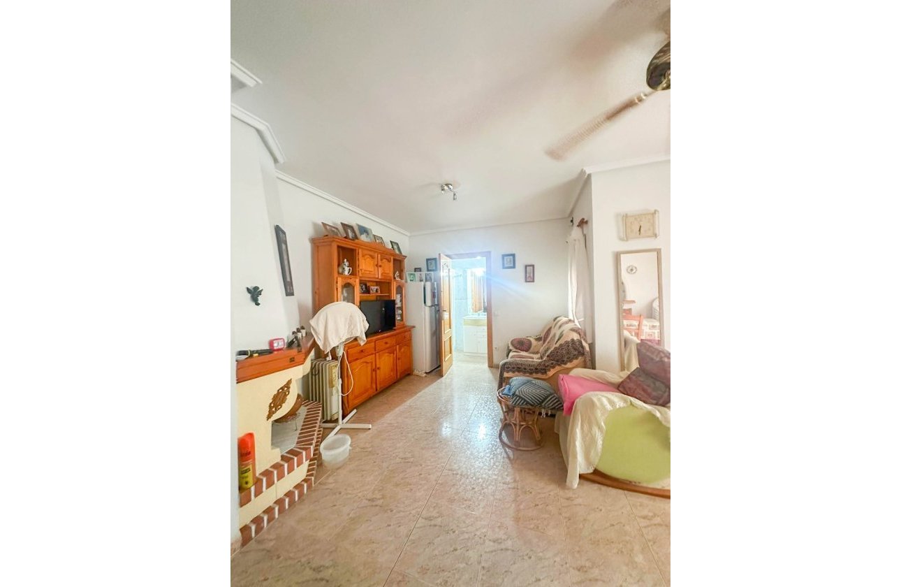 Resale - Bungalow - Torrevieja - Urb. Rosaleda