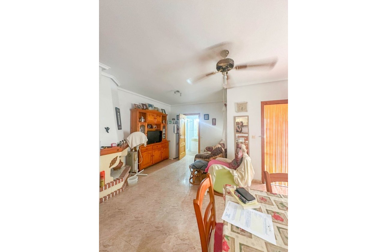 Resale - Bungalow - Torrevieja - Urb. Rosaleda