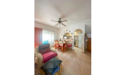 Resale - Bungalow - Torrevieja - Urb. Rosaleda