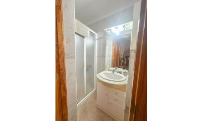 Resale - Bungalow - Torrevieja - Urb. Rosaleda