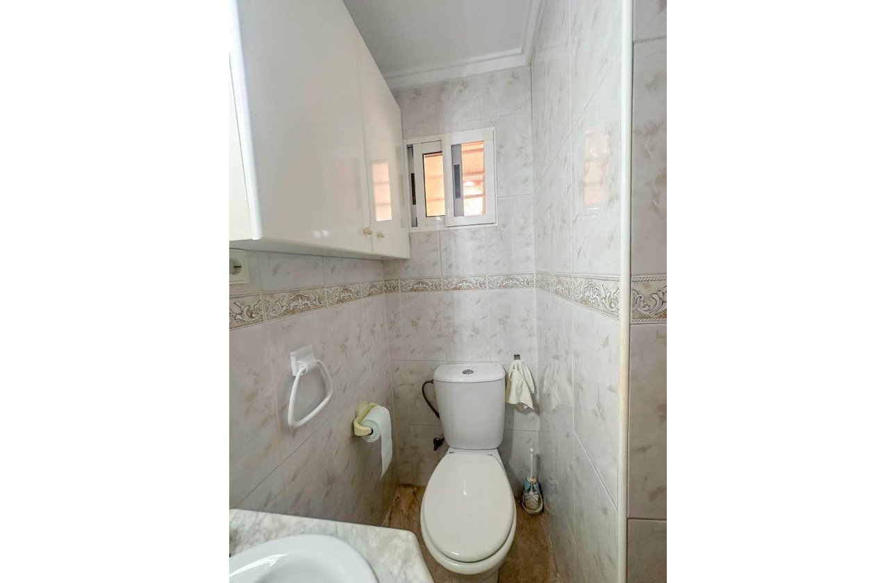 Resale - Bungalow - Torrevieja - Urb. Rosaleda
