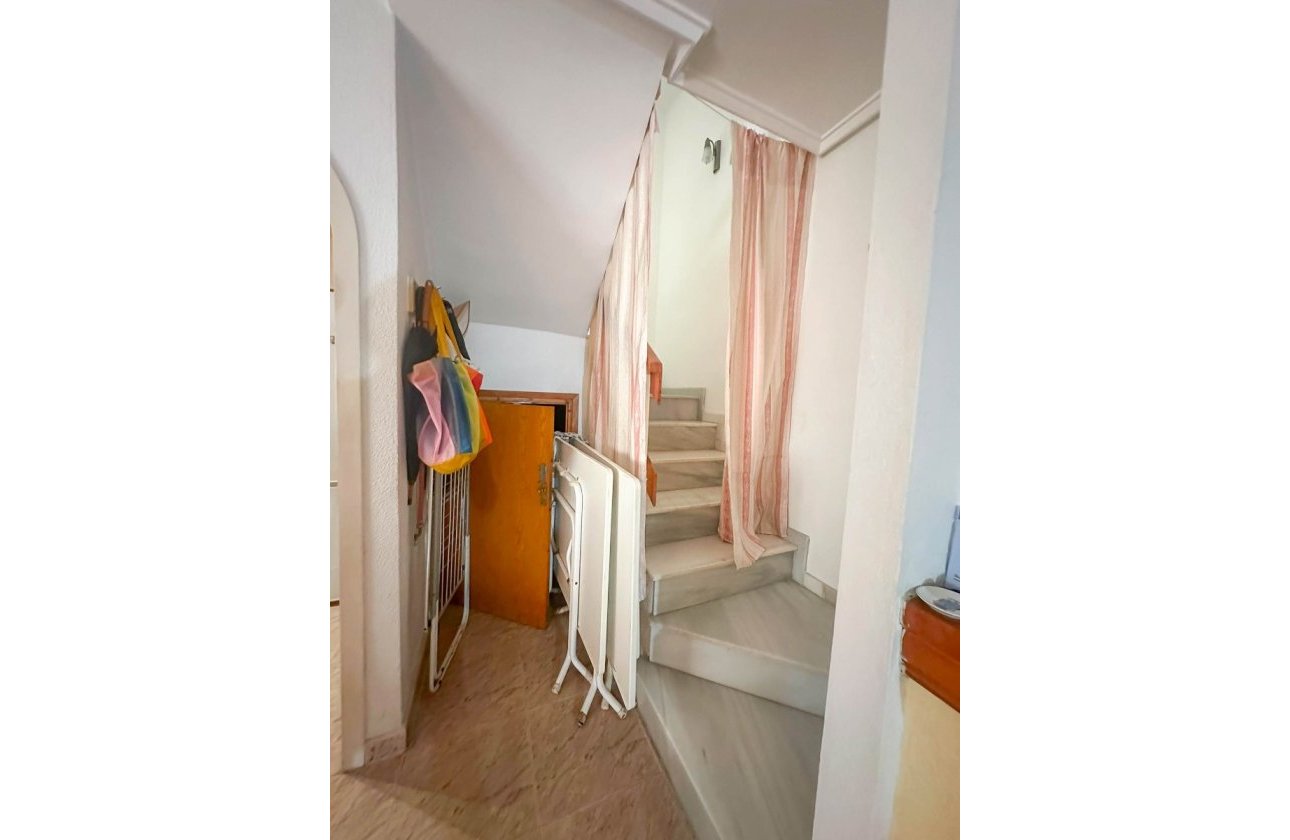 Resale - Bungalow - Torrevieja - Urb. Rosaleda