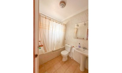 Resale - Bungalow - Torrevieja - Urb. Rosaleda