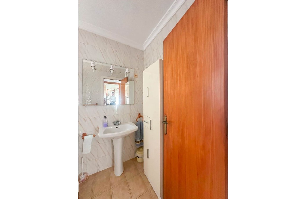 Resale - Bungalow - Torrevieja - Urb. Rosaleda