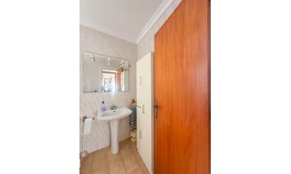 Resale - Bungalow - Torrevieja - Urb. Rosaleda