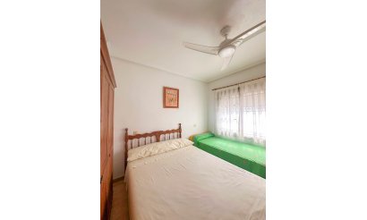 Resale - Bungalow - Torrevieja - Urb. Rosaleda