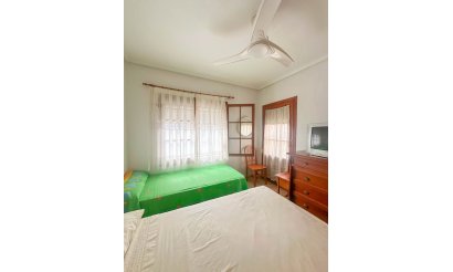 Resale - Bungalow - Torrevieja - Urb. Rosaleda