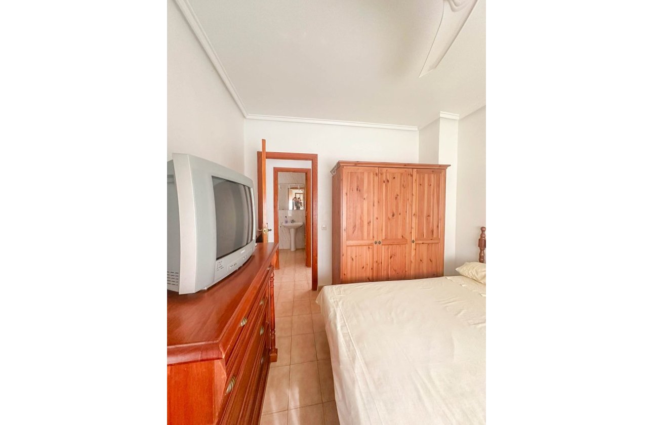 Resale - Bungalow - Torrevieja - Urb. Rosaleda