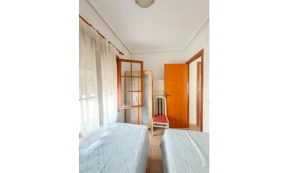 Resale - Bungalow - Torrevieja - Urb. Rosaleda
