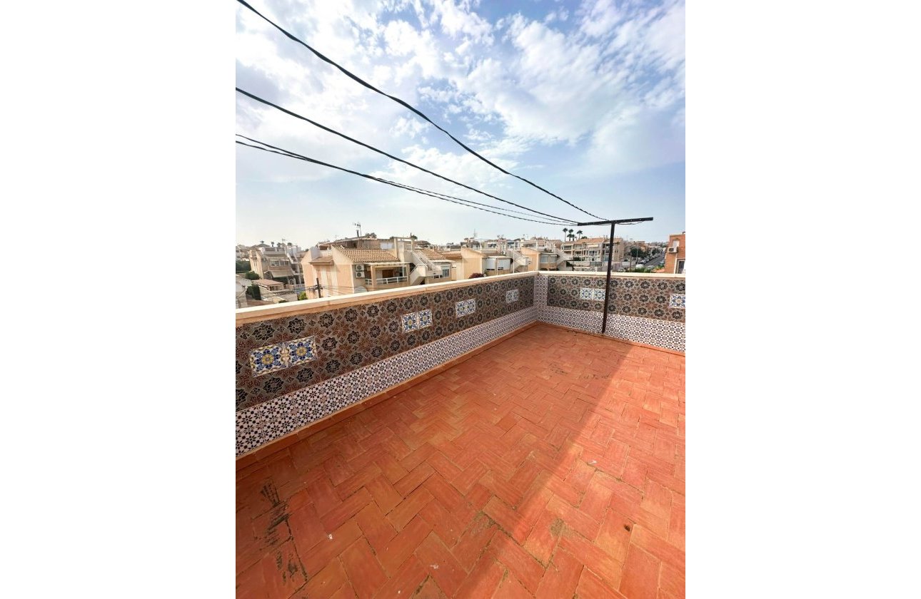 Resale - Bungalow - Torrevieja - Urb. Rosaleda