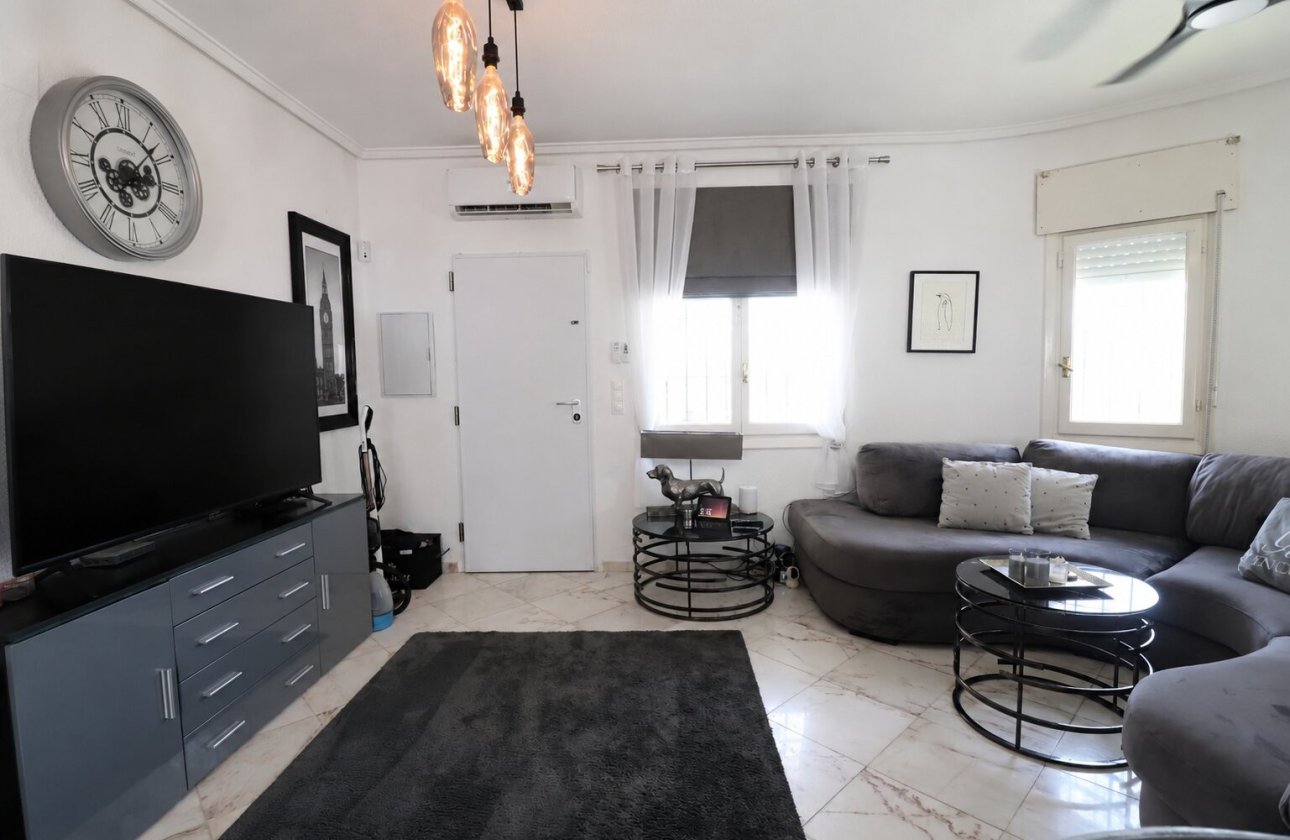 Resale - Villa - Orihuela Costa - Villamartin