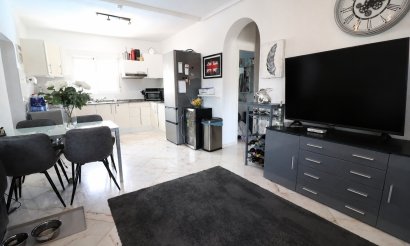 Resale - Villa - Orihuela Costa - Villamartin