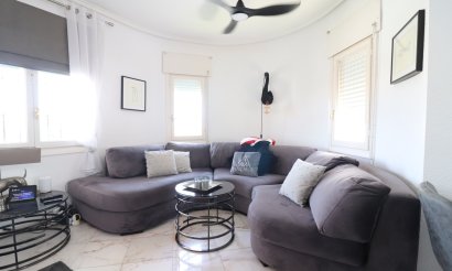 Resale - Villa - Orihuela Costa - Villamartin