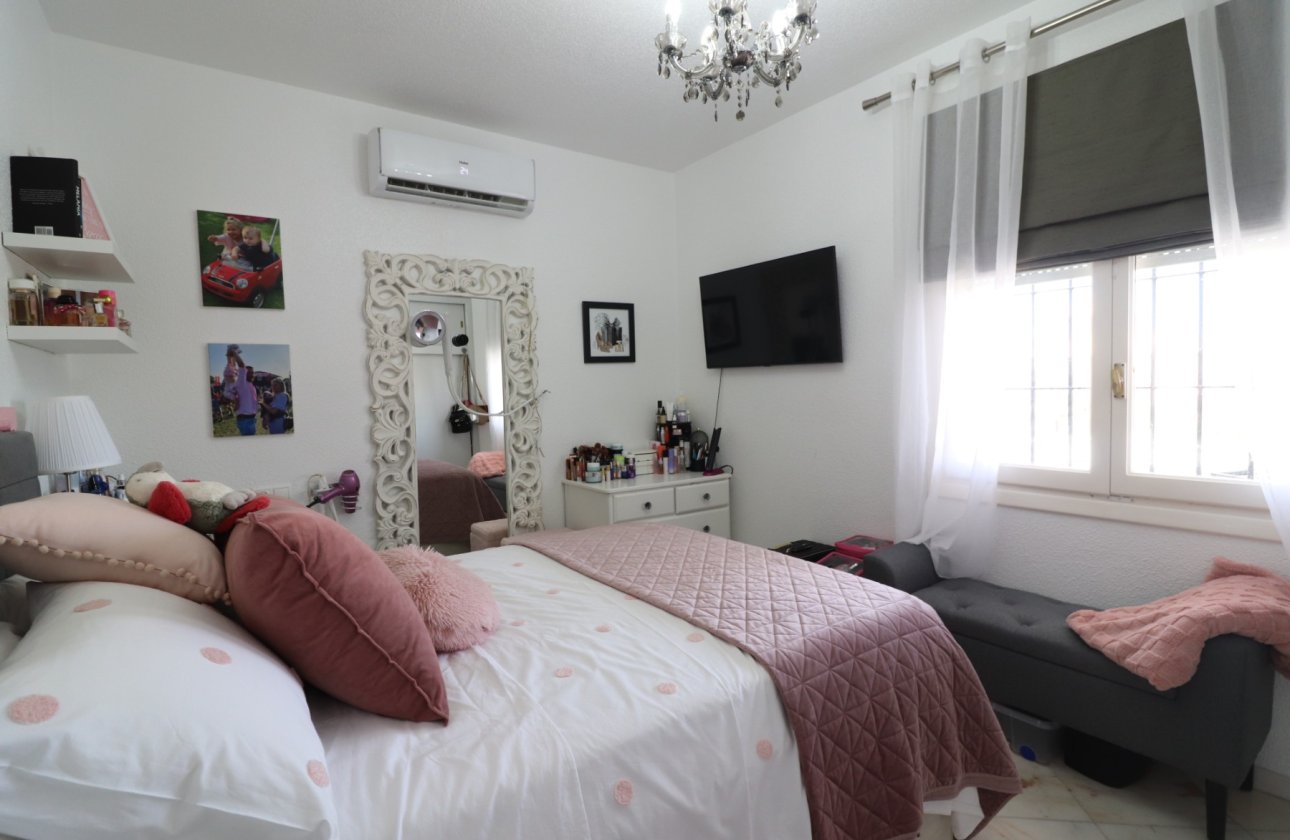Resale - Villa - Orihuela Costa - Villamartin