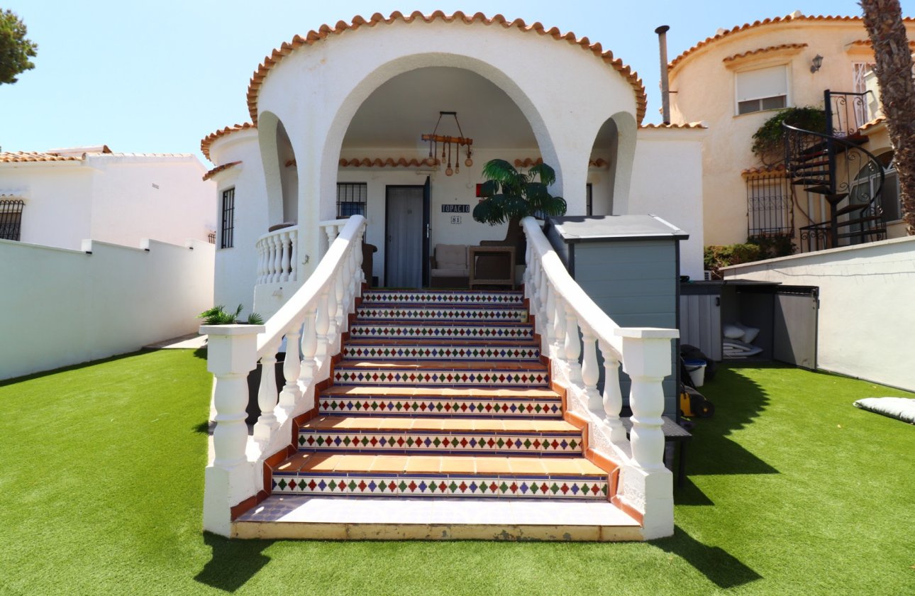 Resale - Villa - Orihuela Costa - Villamartin