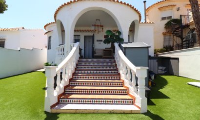Resale - Villa - Orihuela Costa - Villamartin
