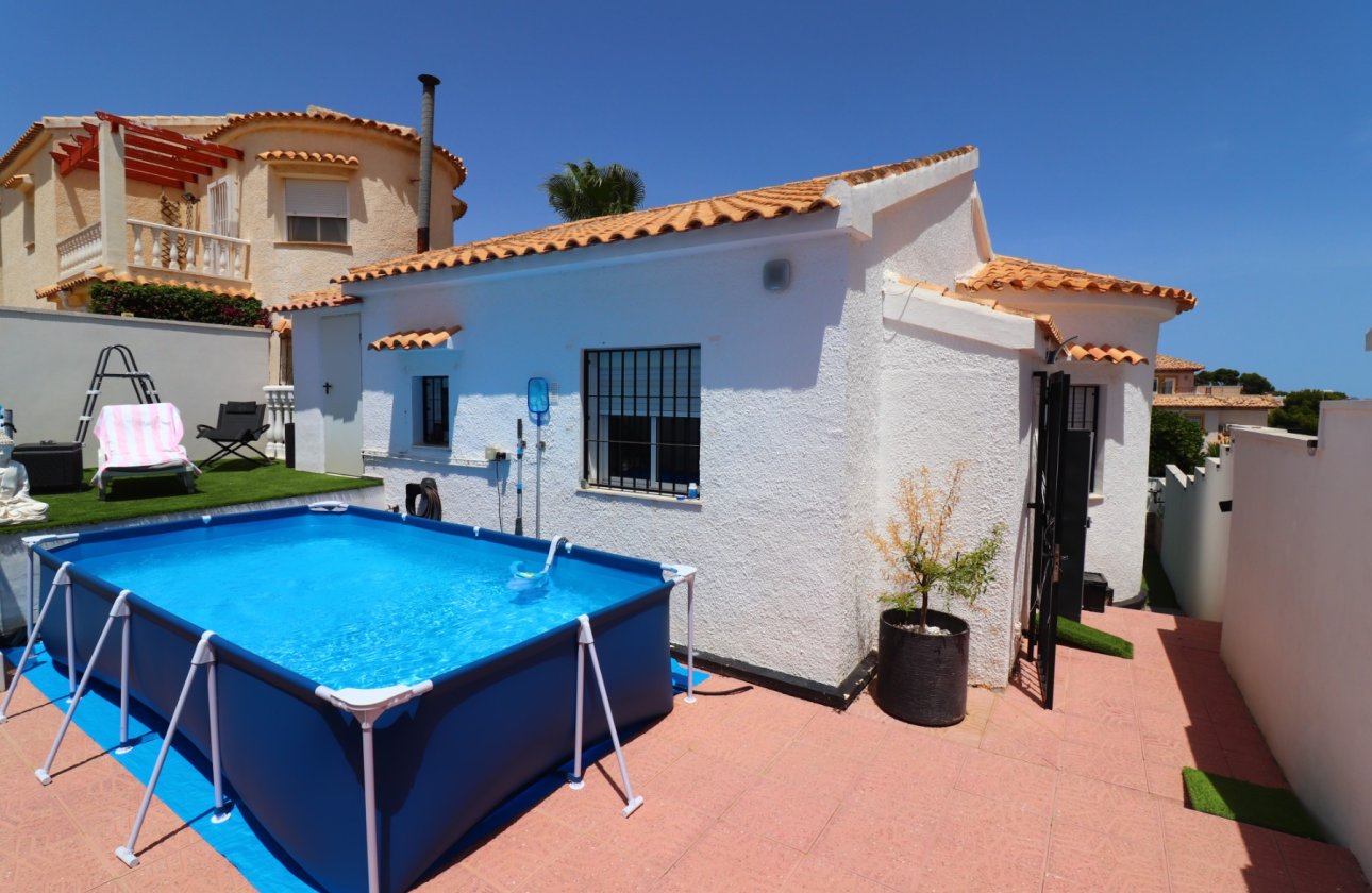 Resale - Villa - Orihuela Costa - Villamartin