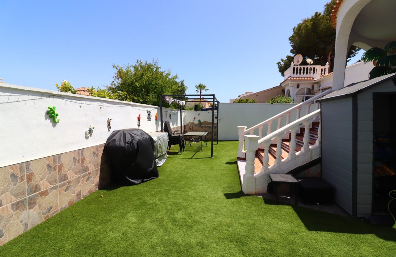 Resale - Villa - Orihuela Costa - Villamartin