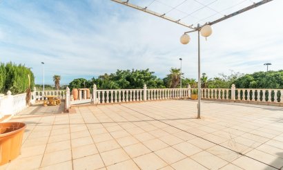 Resale - Villa - Torrevieja - Orihuela costa