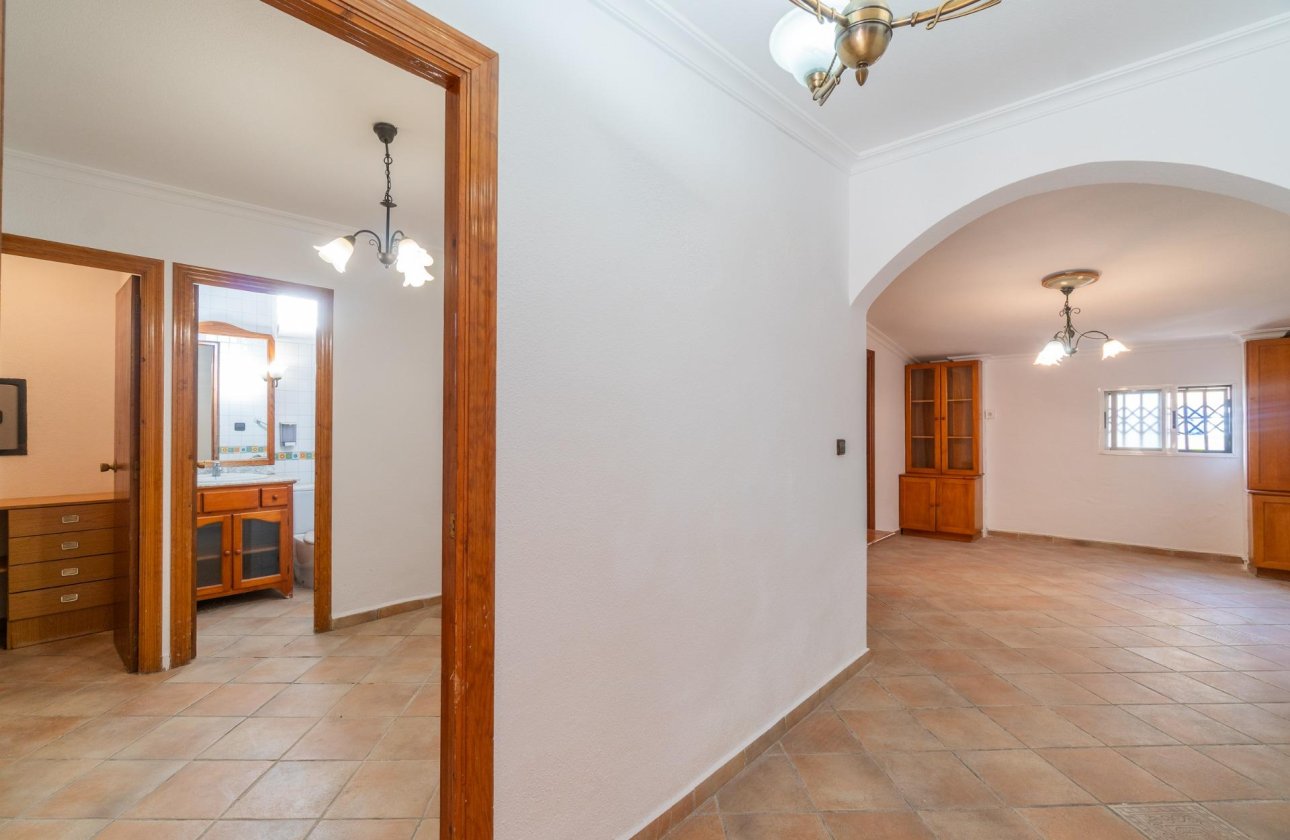 Resale - Villa - Torrevieja - Orihuela costa
