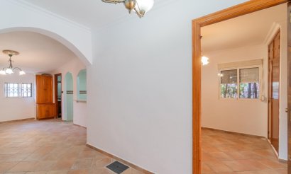 Resale - Villa - Torrevieja - Orihuela costa