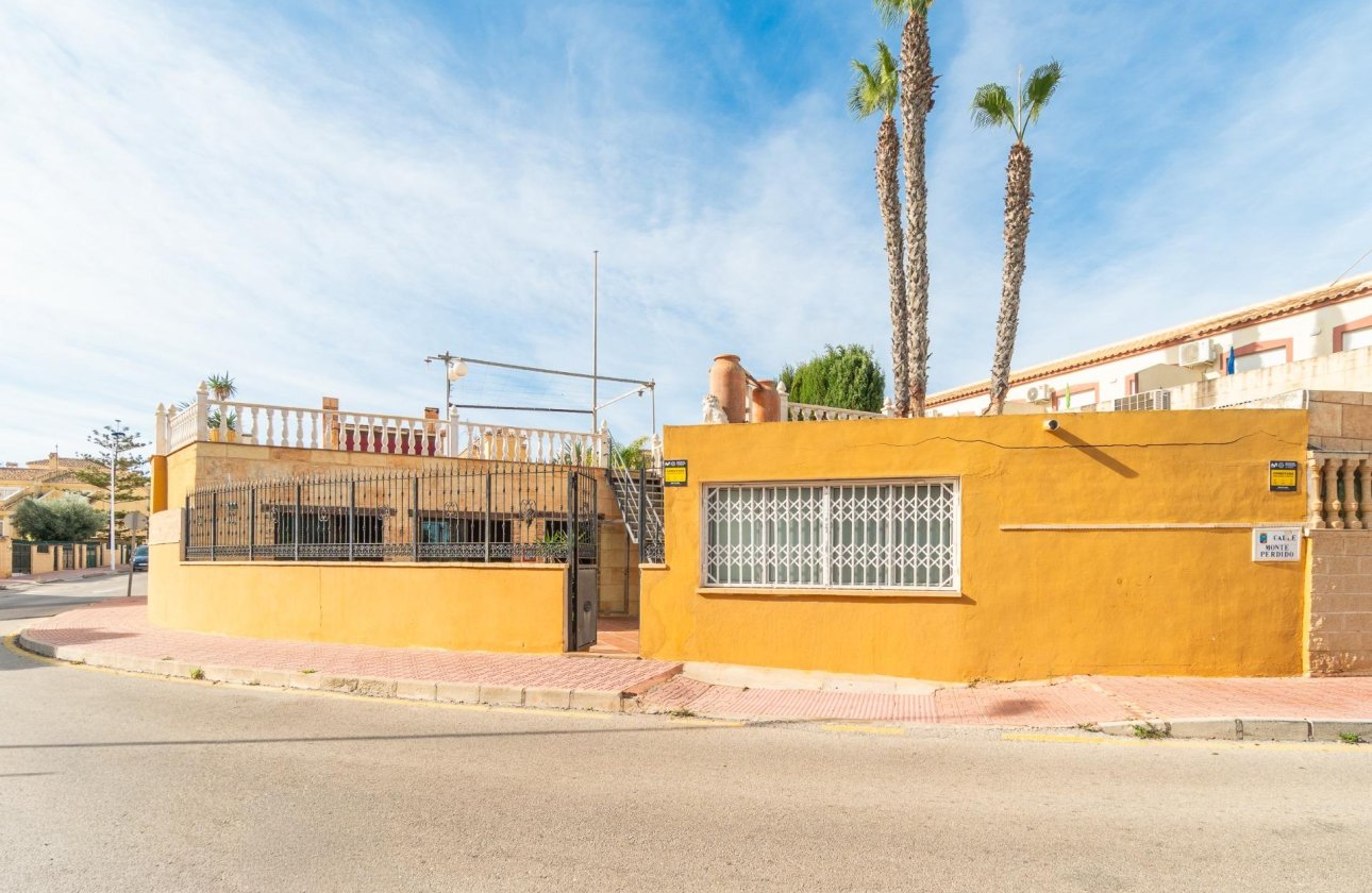 Resale - Villa - Torrevieja - Orihuela costa