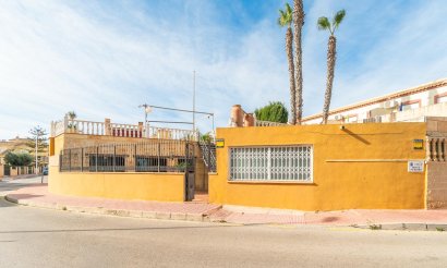 Resale - Villa - Torrevieja - Orihuela costa