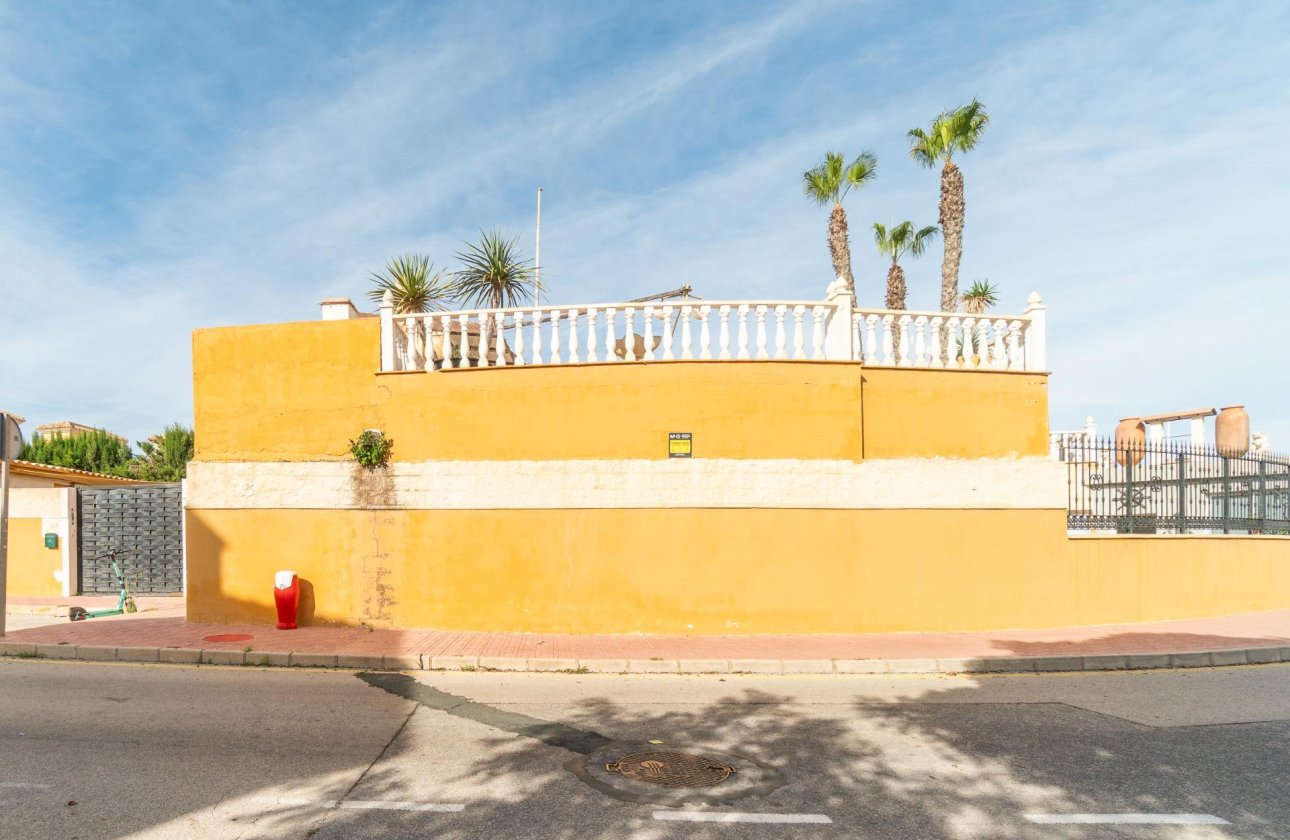Resale - Villa - Torrevieja - Orihuela costa
