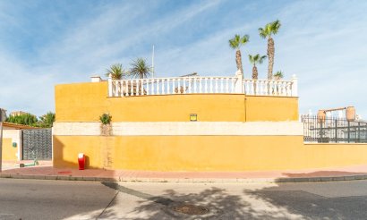 Resale - Villa - Torrevieja - Orihuela costa