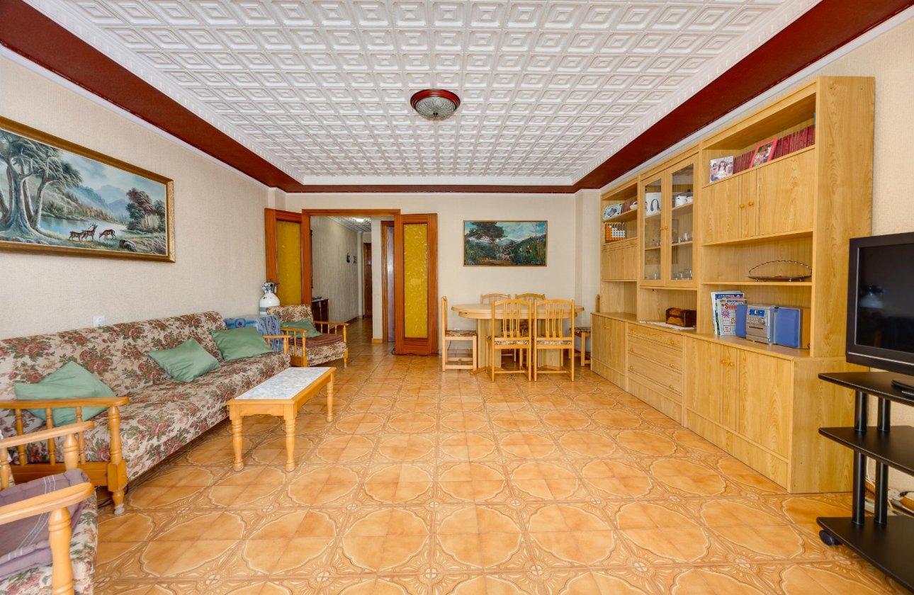 Resale - Apartment / flat - Torrevieja - Playa del Acequión