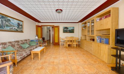 Resale - Apartment / flat - Torrevieja - Playa del Acequión