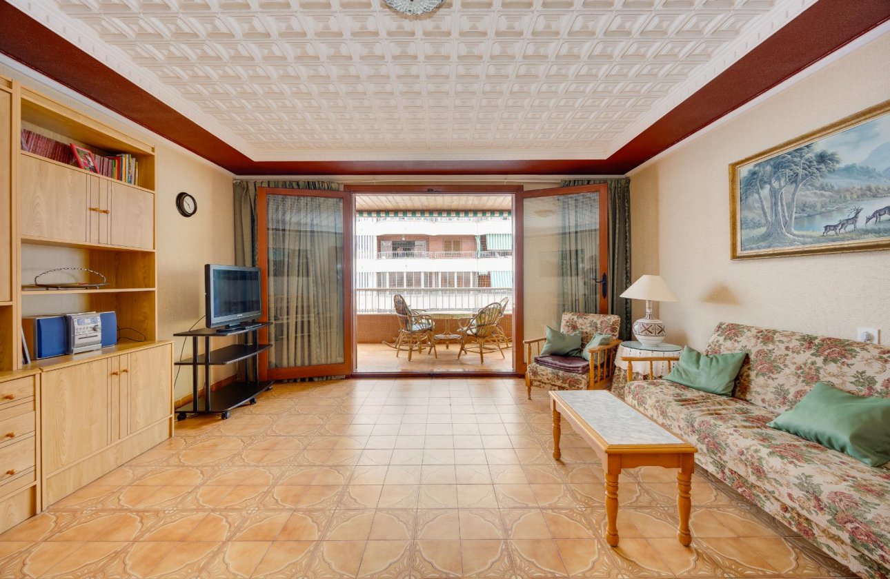 Resale - Apartment / flat - Torrevieja - Playa del Acequión