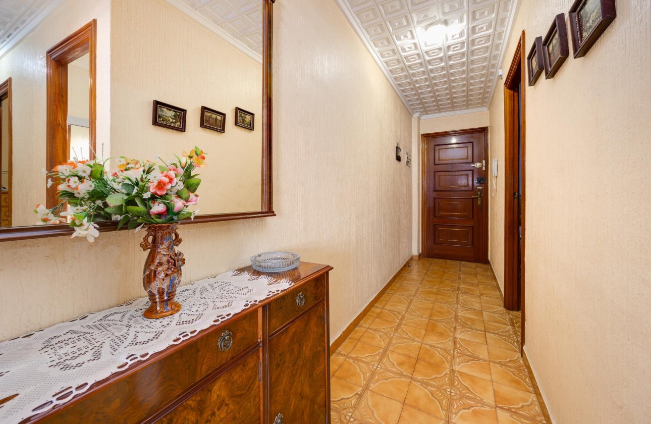 Resale - Apartment / flat - Torrevieja - Playa del Acequión