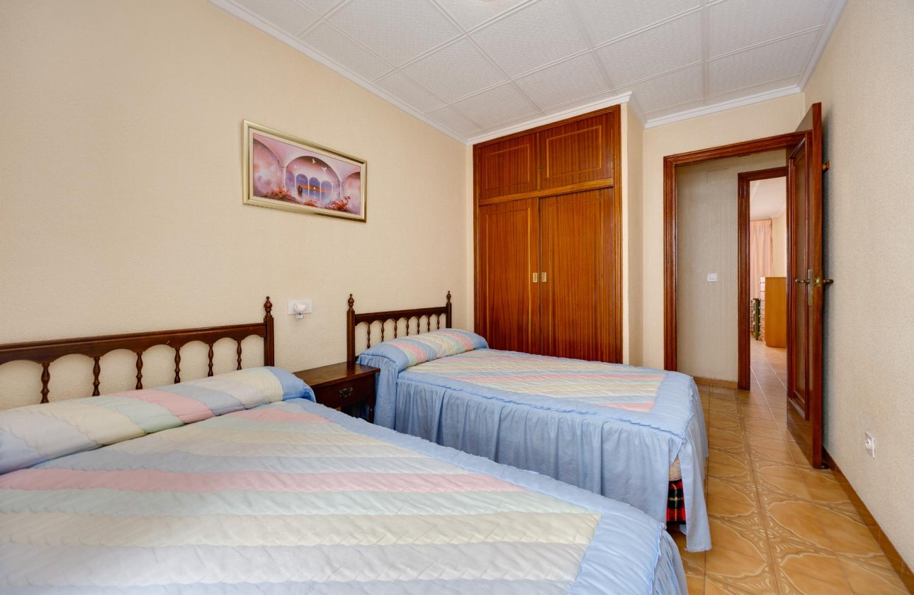 Resale - Apartment / flat - Torrevieja - Playa del Acequión