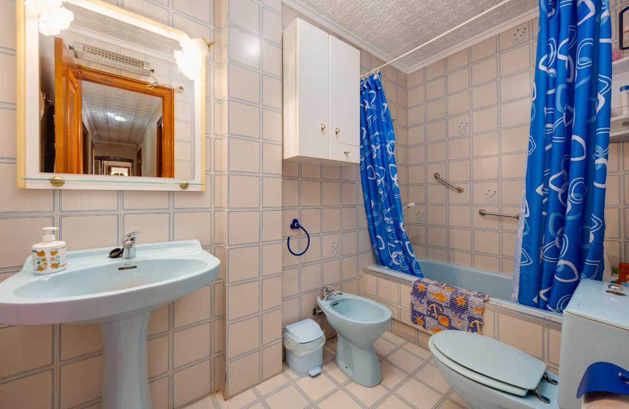 Resale - Apartment / flat - Torrevieja - Playa del Acequión