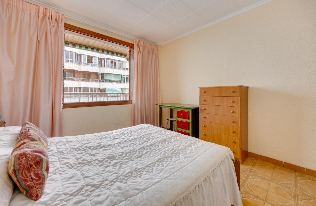 Resale - Apartment / flat - Torrevieja - Playa del Acequión