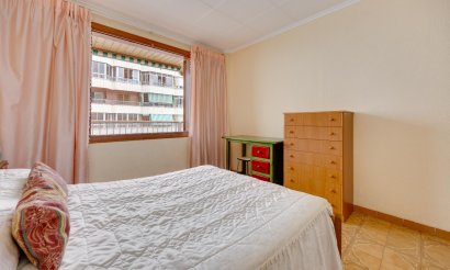 Resale - Apartment / flat - Torrevieja - Playa del Acequión